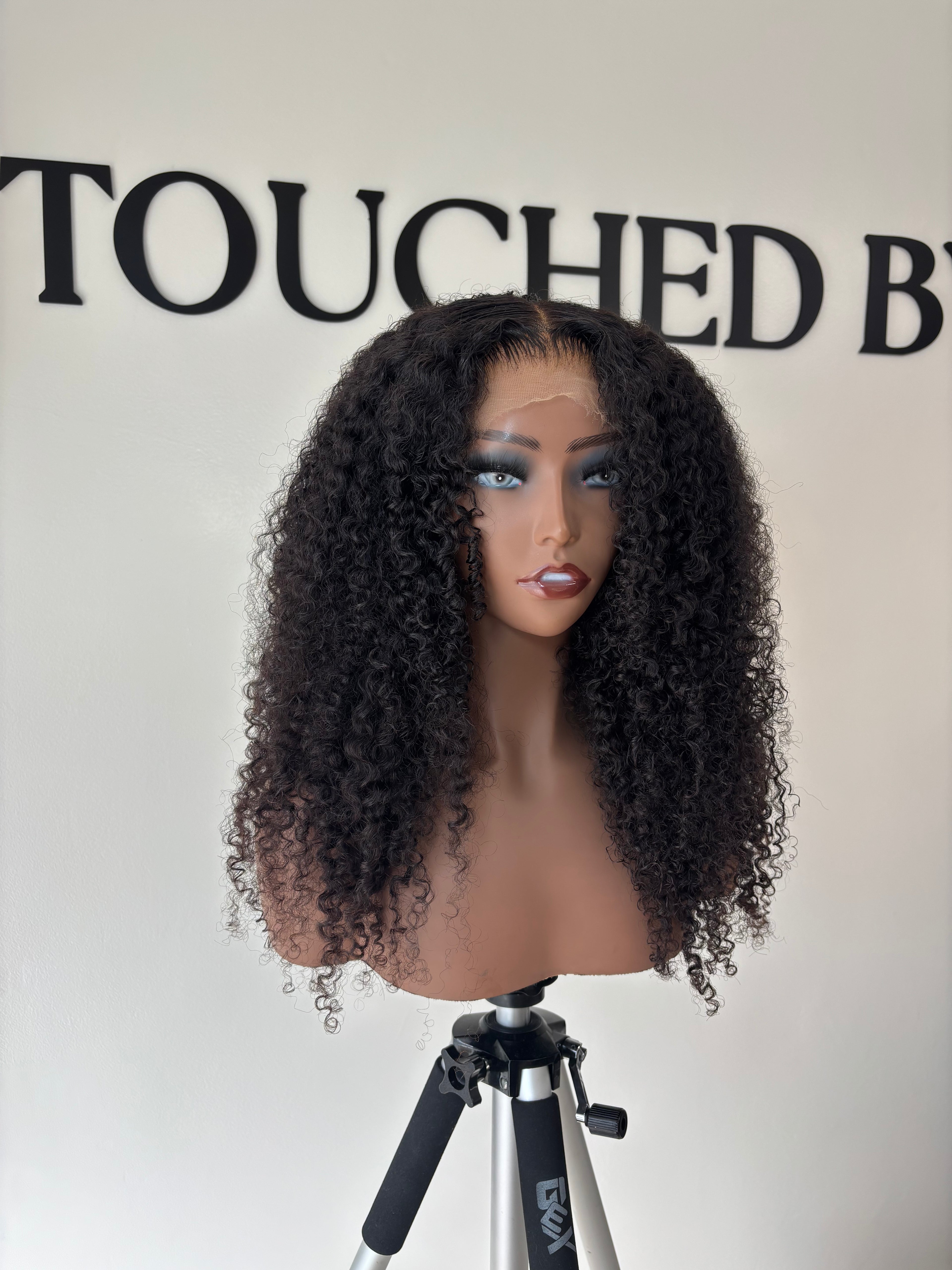 Perruque kinky curl avec closure 5x5 HD - 26 pouces