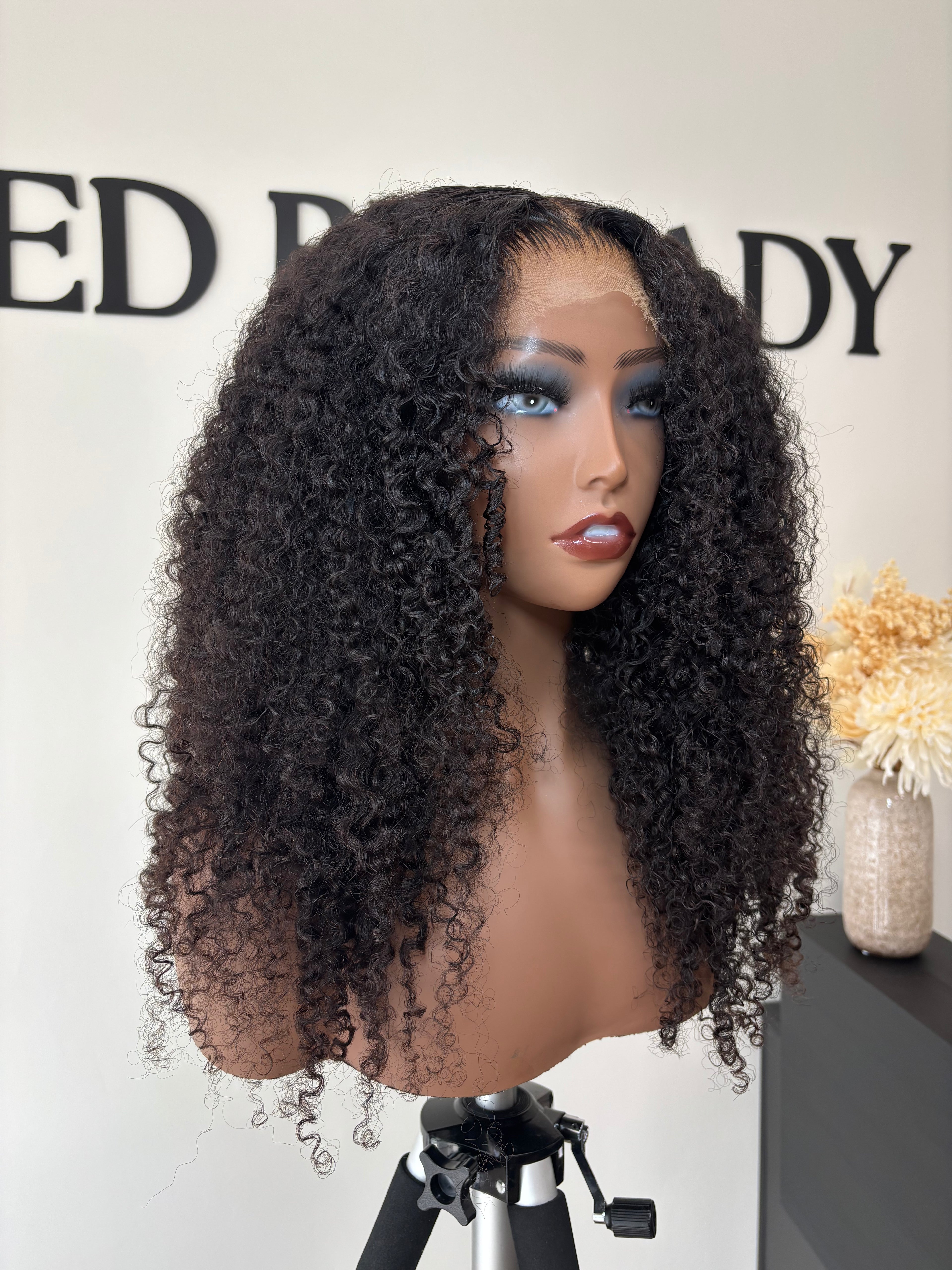 Perruque kinky curl avec closure 5x5 HD - 26 pouces