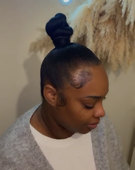 Ponytail Sans Lace