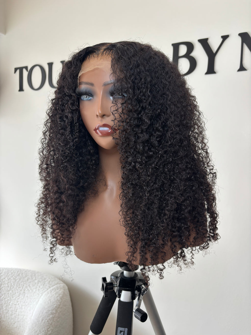 Perruque kinky curl avec closure 5x5 HD - 26 pouces