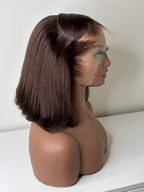 Carré lisse marron avec lace frontale 13x6 HD