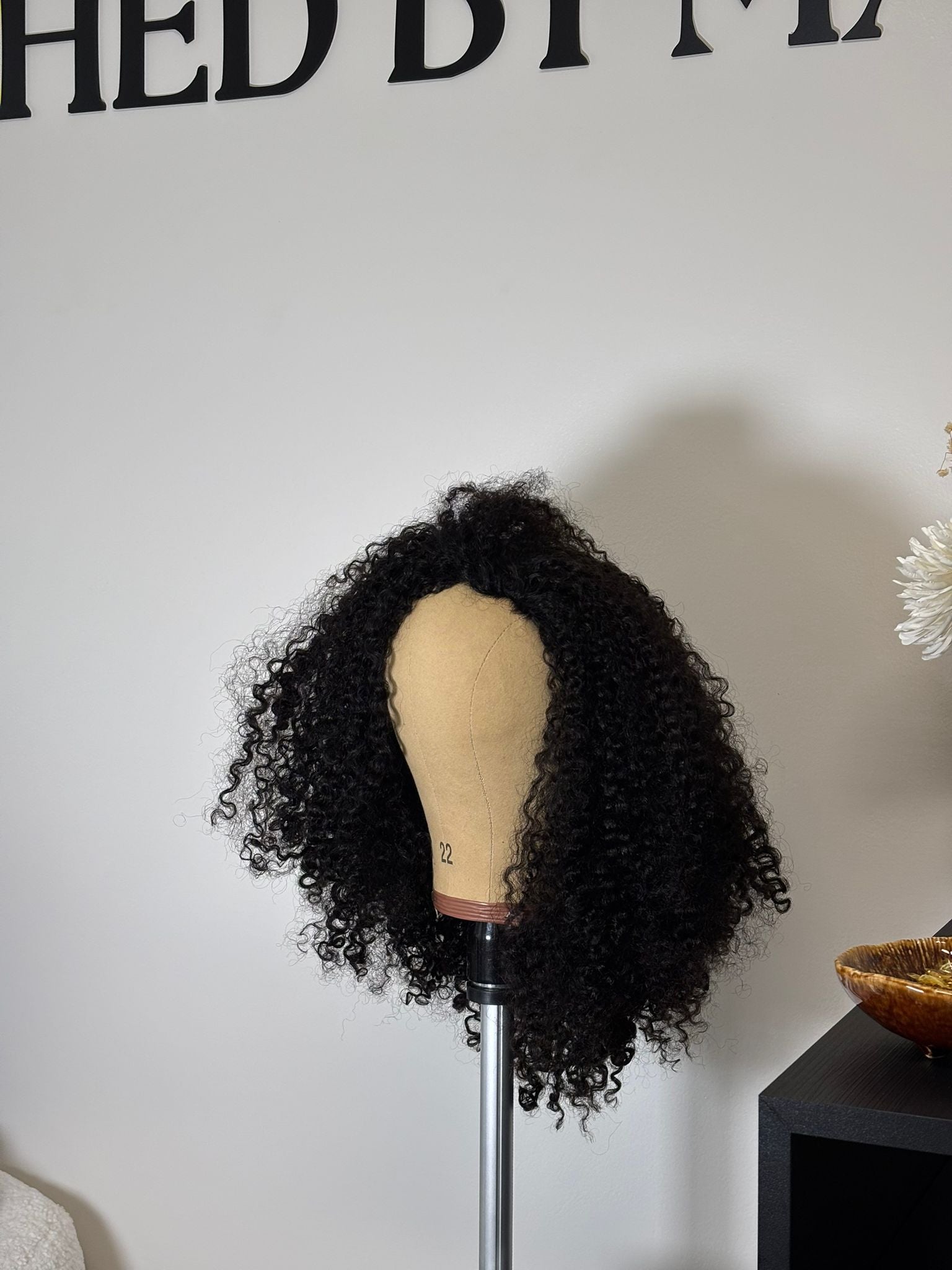 Perruque bouclée demi-tête 18 pouces