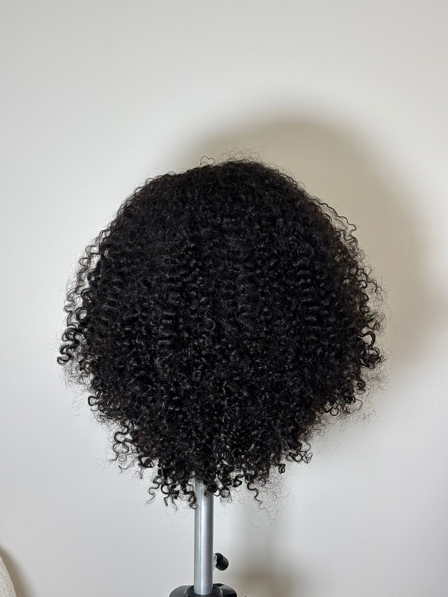 Perruque bouclée demi-tête 18 pouces