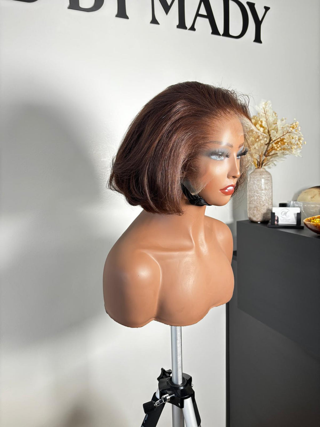 PERRUQUE LISSE CARREE (FEMME MATURE)