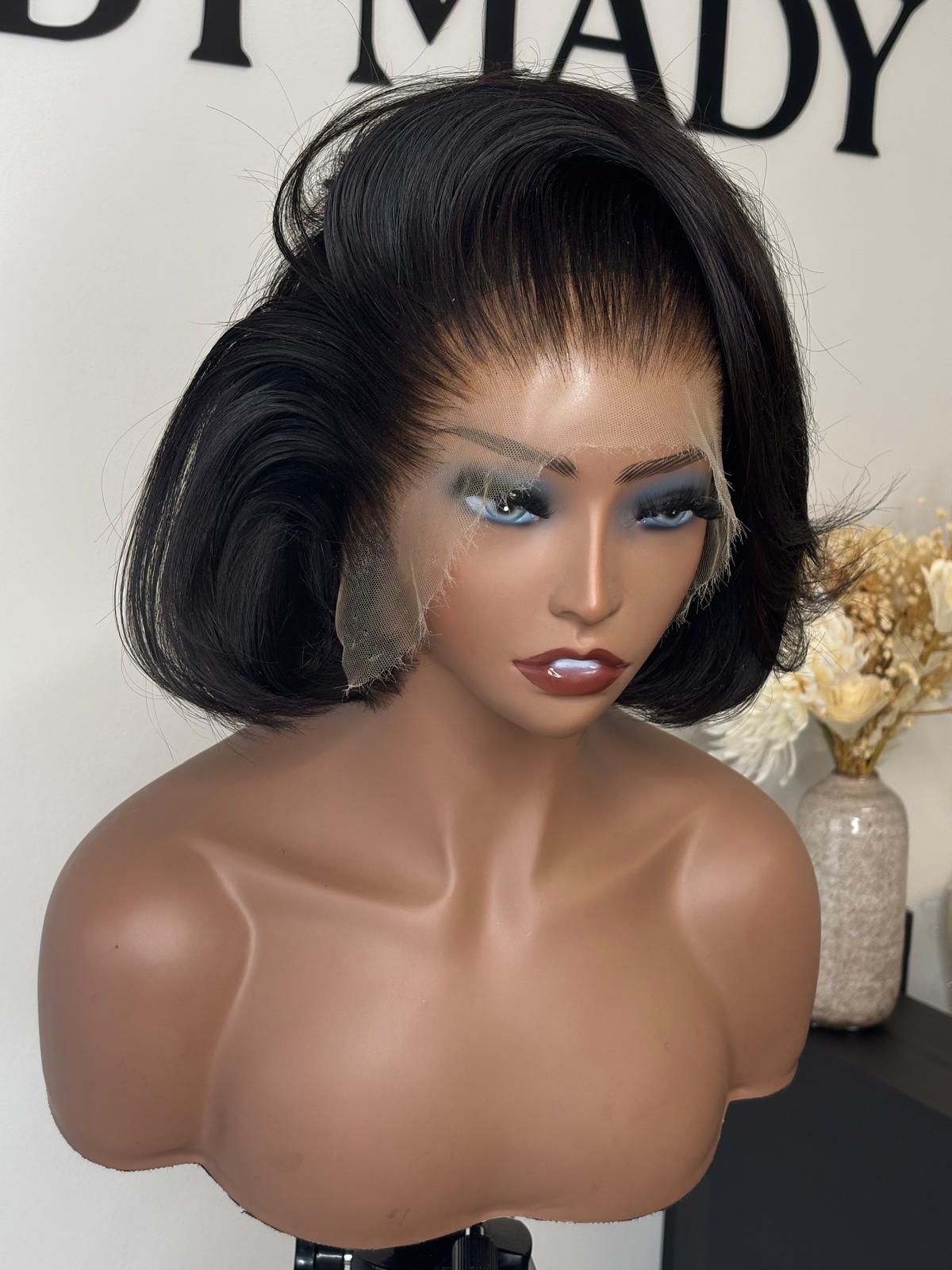 PERRUQUE LISSE CARREE (FEMME MATURE)
